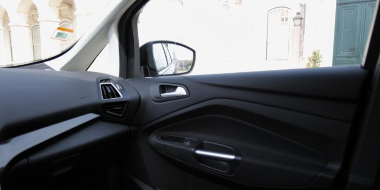 Ford Grand C-MAX 1.5 TDCi: Espaço e dinâmica! 43