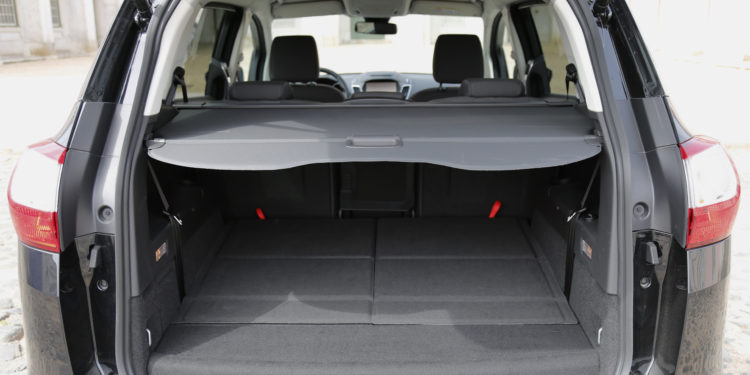 Ford Grand C-MAX 1.5 TDCi: Espaço e dinâmica! 38