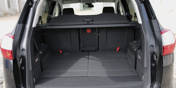 Ford Grand C-MAX 1.5 TDCi: Espaço e dinâmica! 37