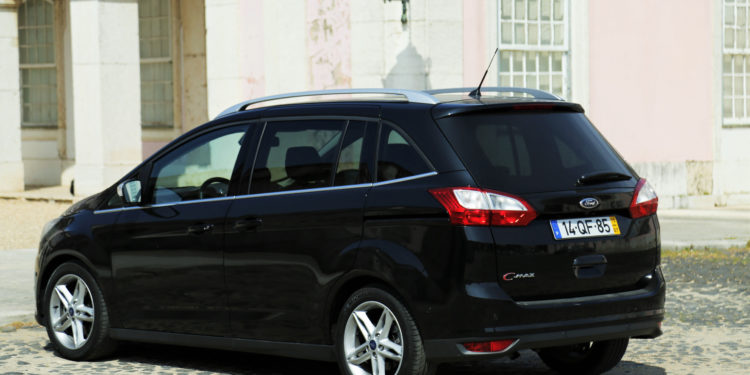 Ford Grand C-MAX 1.5 TDCi: Espaço e dinâmica! 27