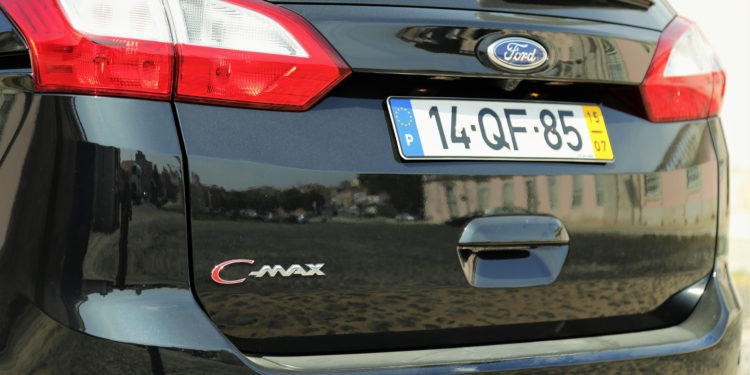 Ford Grand C-MAX 1.5 TDCi: Espaço e dinâmica! 26