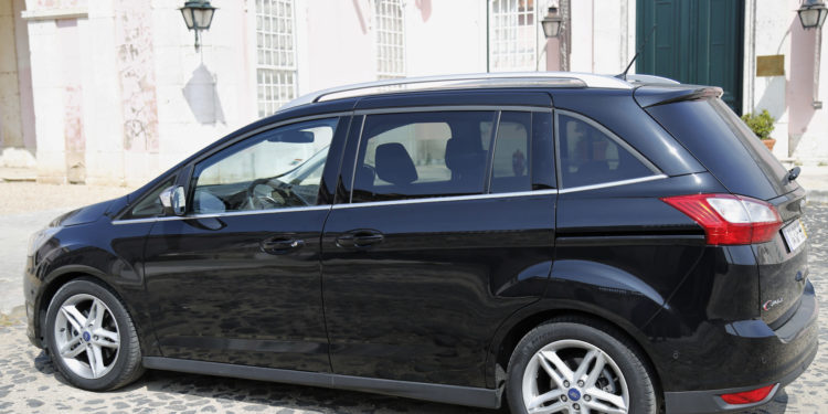 Ford Grand C-MAX 1.5 TDCi: Espaço e dinâmica! 22