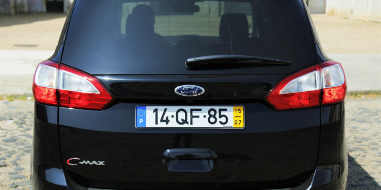 Ford Grand C-MAX 1.5 TDCi: Espaço e dinâmica! 19