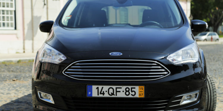 Ford Grand C-MAX 1.5 TDCi: Espaço e dinâmica! 17