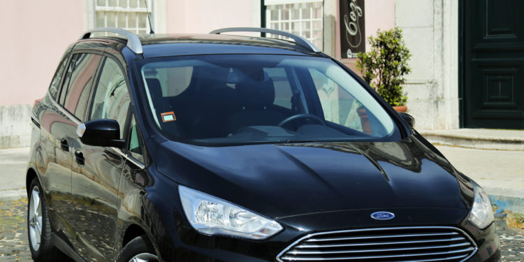 Ford Grand C-MAX 1.5 TDCi: Espaço e dinâmica! 18