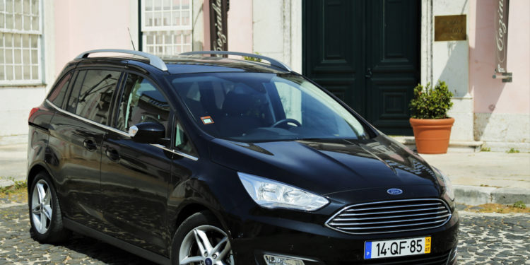 Ford Grand C-MAX 1.5 TDCi: Espaço e dinâmica! 15