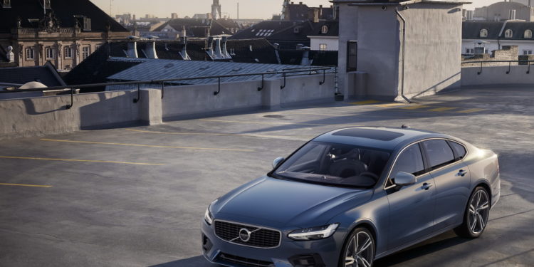 Volvo: Gama "90" veste "R-Design"! 28