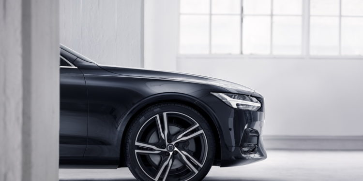 Volvo: Gama "90" veste "R-Design"! 35