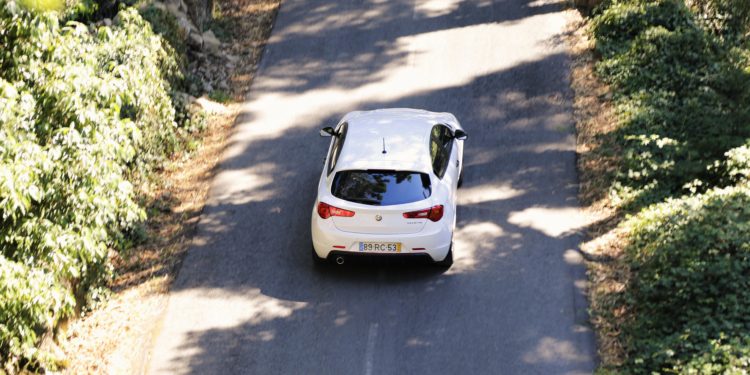 Alfa Romeo Giulietta: Raça italiana! 54