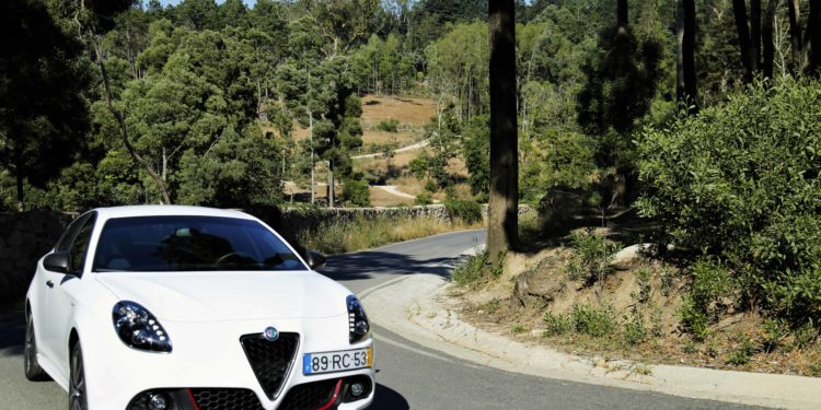 Alfa Romeo Giulietta: Raça italiana! 51