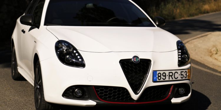 Alfa Romeo Giulietta: Raça italiana! 50