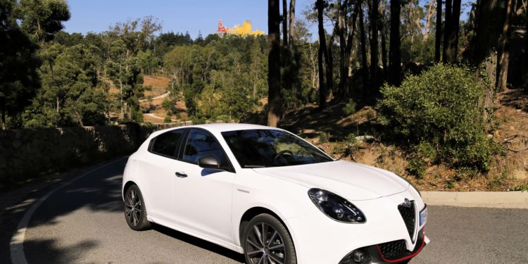 Alfa Romeo Giulietta: Raça italiana! 48