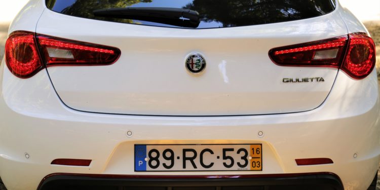 Alfa Romeo Giulietta: Raça italiana! 44