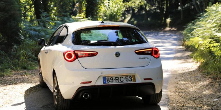 Alfa Romeo Giulietta: Raça italiana! 42