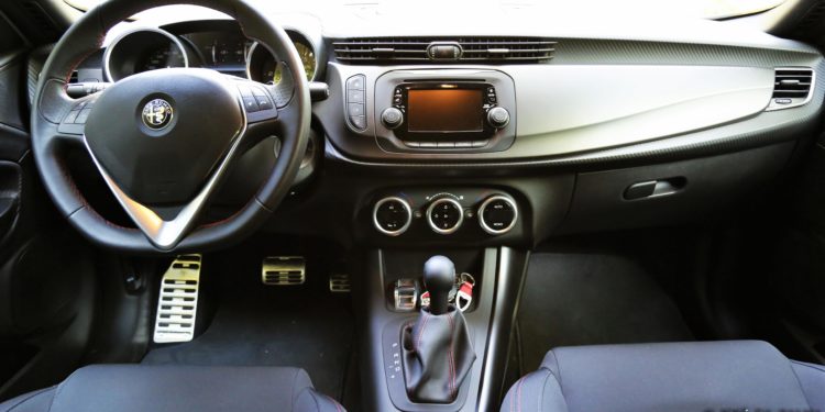 Alfa Romeo Giulietta: Raça italiana! 26