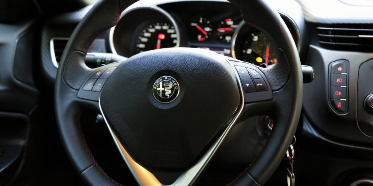 Alfa Romeo Giulietta: Raça italiana! 24