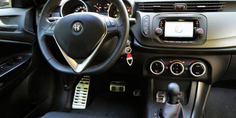 Alfa Romeo Giulietta: Raça italiana! 17