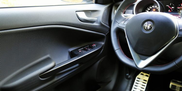 Alfa Romeo Giulietta: Raça italiana! 76