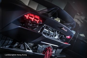 Lamborghini aumenta o uso de carbono! 13