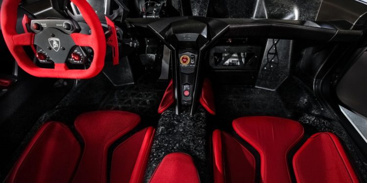 Lamborghini aumenta o uso de carbono! 16