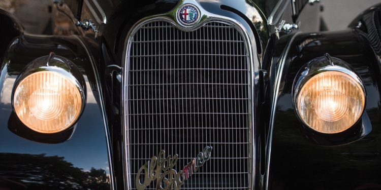 Alfa Romeo 8C Spider de 1938 vendido por 26 milhões! 27