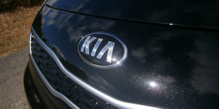 KIA RIO 1.1 CRDI: Qualidade de olhos em bico! 20