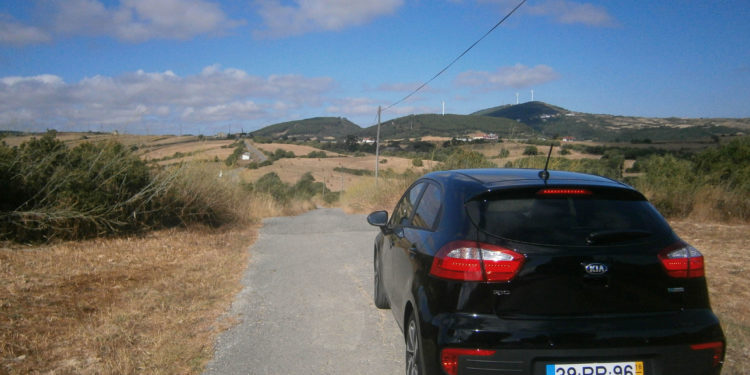 KIA RIO 1.1 CRDI: Qualidade de olhos em bico! 36