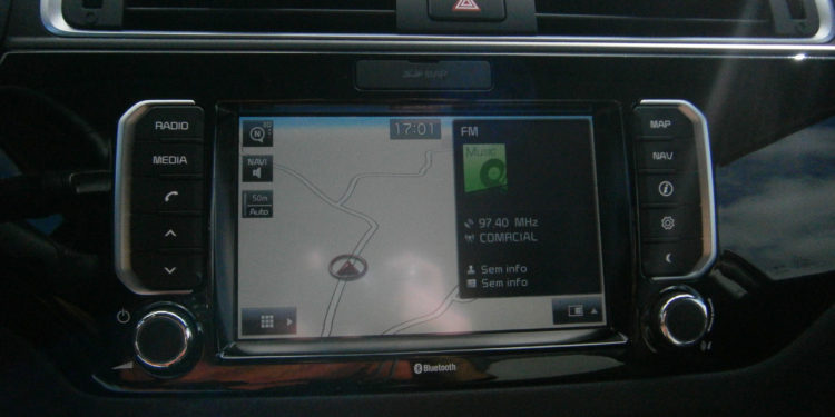 KIA RIO 1.1 CRDI: Qualidade de olhos em bico! 30