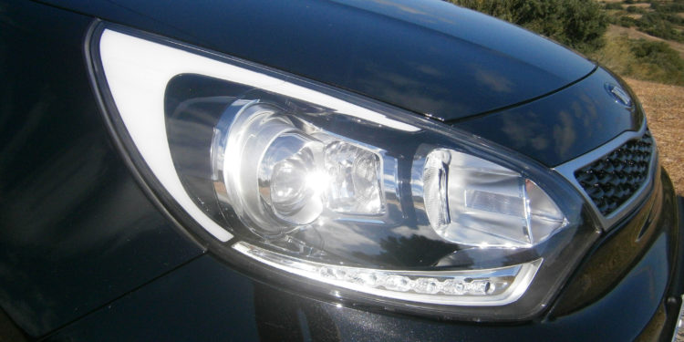 KIA RIO 1.1 CRDI: Qualidade de olhos em bico! 15