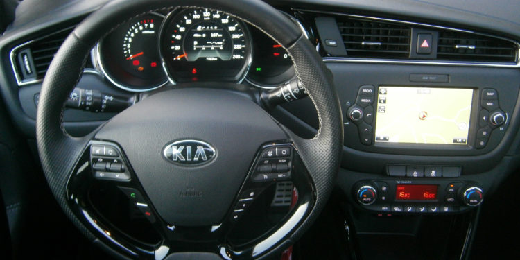 KIA Ceed 1.0 Turbo GDI: Um "tricilindrico" que satisfaz o pé direito! 28