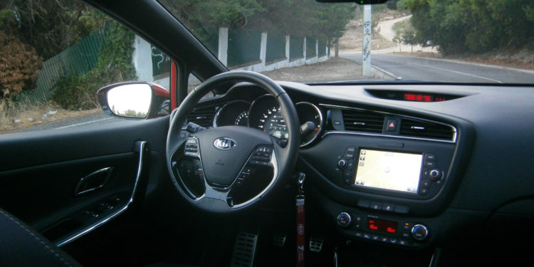 KIA Ceed 1.0 Turbo GDI: Um "tricilindrico" que satisfaz o pé direito! 22