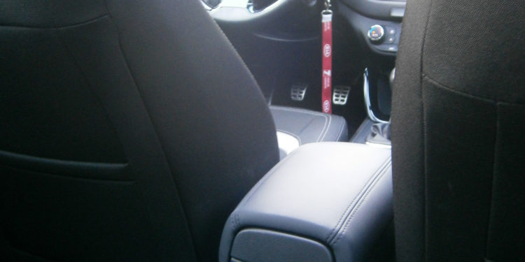 KIA Ceed 1.0 Turbo GDI: Um "tricilindrico" que satisfaz o pé direito! 23