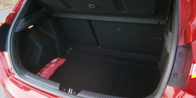 KIA Ceed 1.0 Turbo GDI: Um "tricilindrico" que satisfaz o pé direito! 17