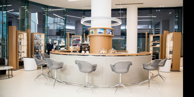 Bentley abre showroom de sonho no Dubai. 19