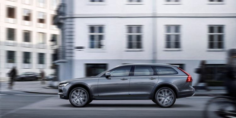 Volvo V90 recebe versão "Cross Country"! 47
