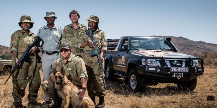 Esta Nissan ajuda Rinocerontes em Africa do Sul! 17