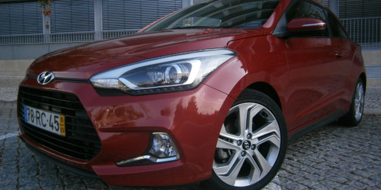 Hyundai i20 Coupé 1.0 GDI: Utilitário irrequieto! 15