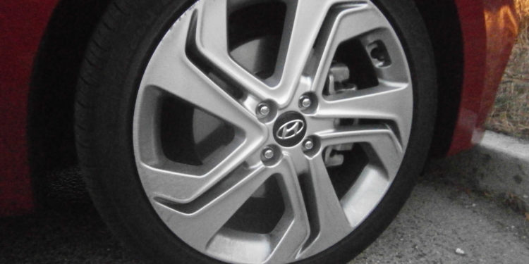 Hyundai i20 Coupé 1.0 GDI: Utilitário irrequieto! 18