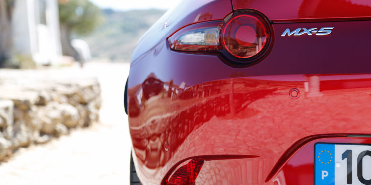 Mazda MX-5 2.0 SKYACTIV: Carícias ao corpo numa só carícia à alma! 45