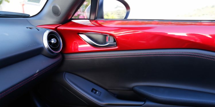 Mazda MX-5 2.0 SKYACTIV: Carícias ao corpo numa só carícia à alma! 23
