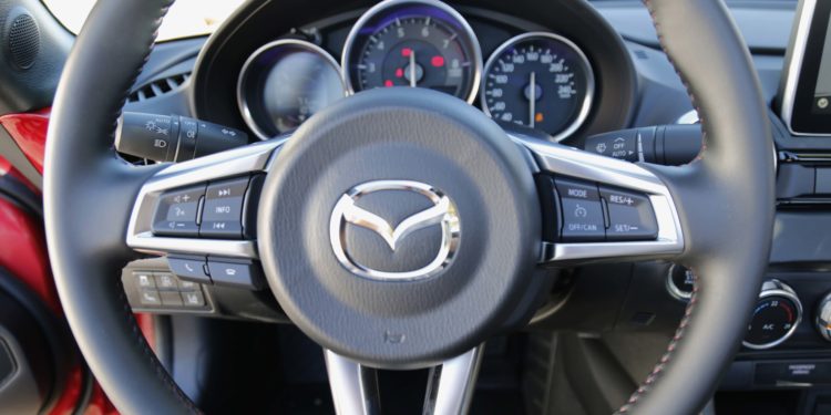 Mazda MX-5 2.0 SKYACTIV: Carícias ao corpo numa só carícia à alma! 24
