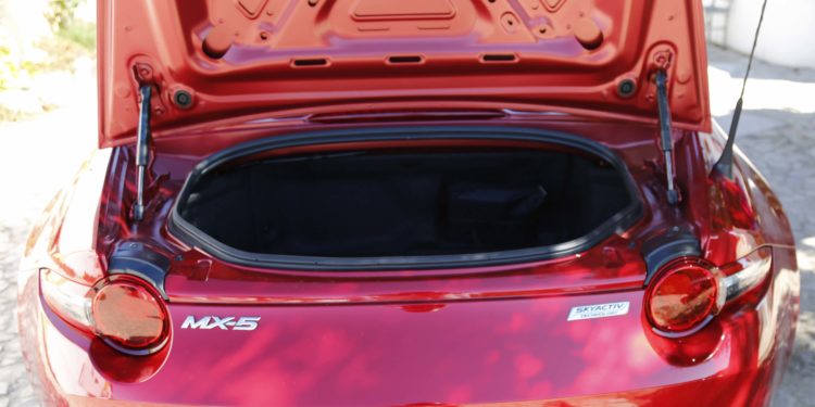 Mazda MX-5 2.0 SKYACTIV: Carícias ao corpo numa só carícia à alma! 18