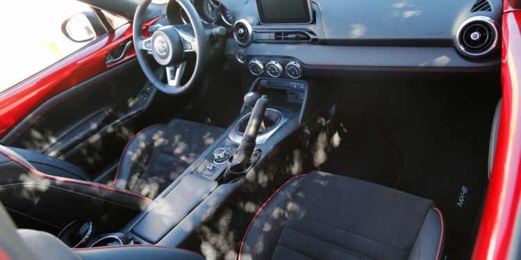 Mazda MX-5 2.0 SKYACTIV: Carícias ao corpo numa só carícia à alma! 14
