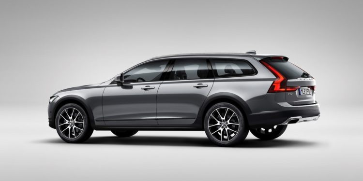 Volvo V90 recebe versão "Cross Country"! 27