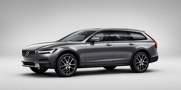 Volvo V90 recebe versão "Cross Country"! 26