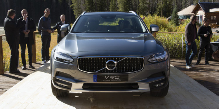 Volvo V90 recebe versão "Cross Country"! 41