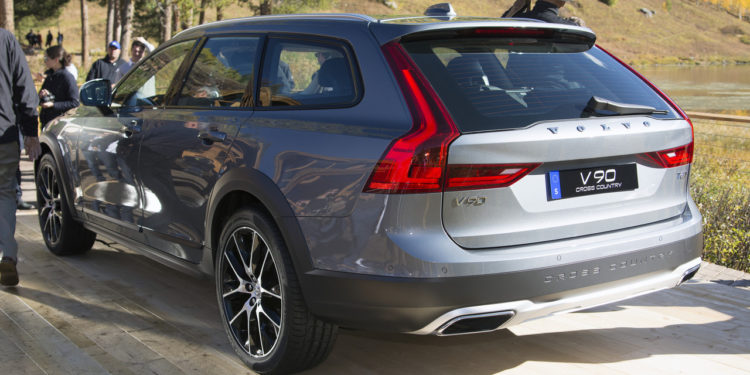 Volvo V90 recebe versão "Cross Country"! 40
