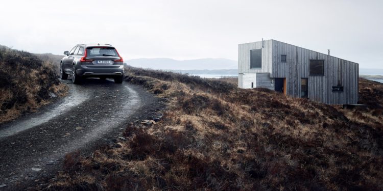 Volvo V90 recebe versão "Cross Country"! 38