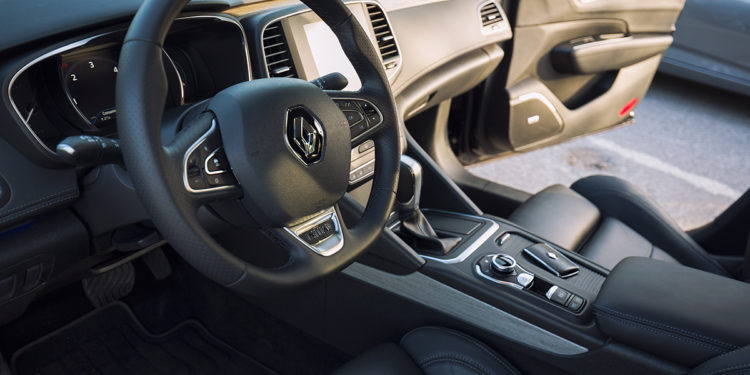 Renault Talisman Initiale Paris: O magnata Francês! 19