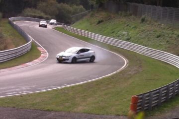 Renault Mégane RS "de lado" em Nurburgring! 30